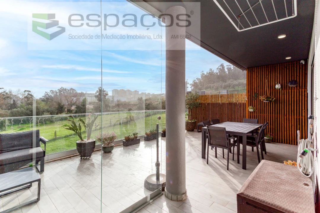 Apartamento T3 para Venda em Santo António dos Cavaleiros e Frielas Foto 4