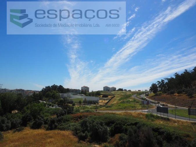 Apartamento T3 para Venda em Santo António dos Cavaleiros e Frielas Foto 8