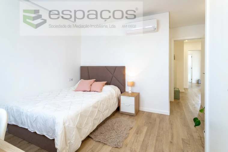 Apartamento T3 para Venda em Santo António dos Cavaleiros e Frielas Foto 26