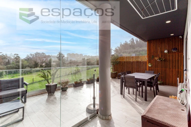 Apartamento T3 para Venda em Santo António dos Cavaleiros e Frielas Foto 4