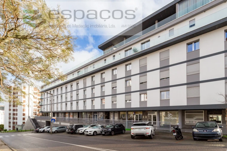 Apartamento T3 para Venda em Santo António dos Cavaleiros e Frielas Foto 42