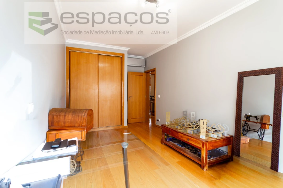 Apartamento T3 para Venda em Santa Iria de Azoia, São João da Talha e Bobadela Foto 15