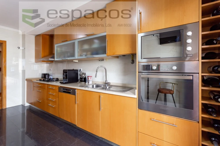 Apartamento T3 para Venda em Santa Iria de Azoia, São João da Talha e Bobadela Foto 8