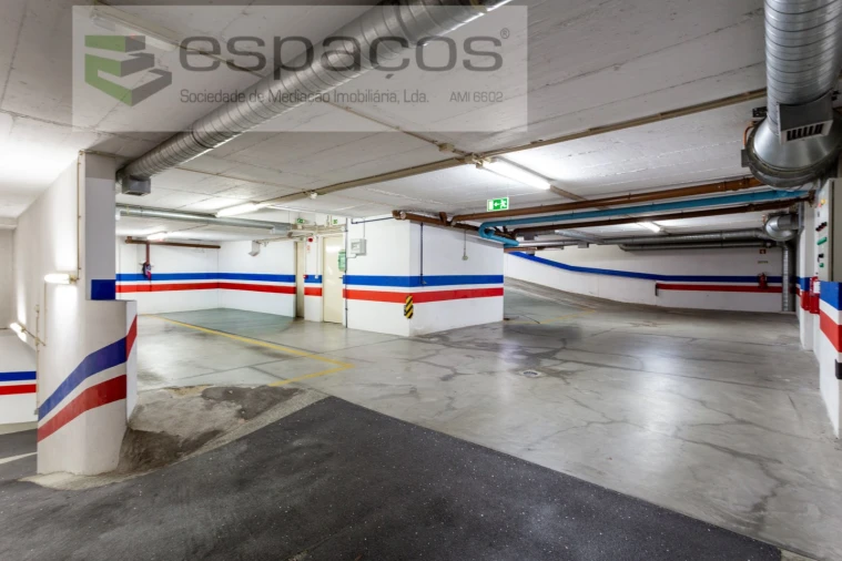 Apartamento T3 para Venda em Santa Iria de Azoia, São João da Talha e Bobadela Foto 28