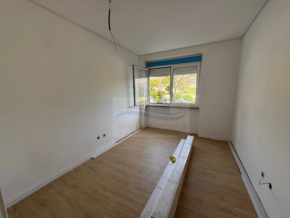 Apartamento T3 para Venda em Águas Livres Foto 3