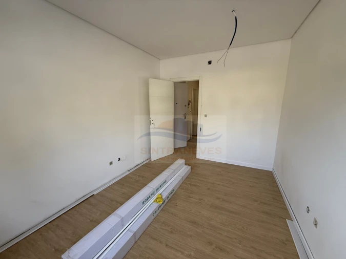 Apartamento T3 para Venda em Águas Livres Foto 2