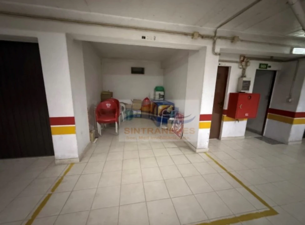 Negócio para Venda em Falagueira-Venda Nova Foto 4