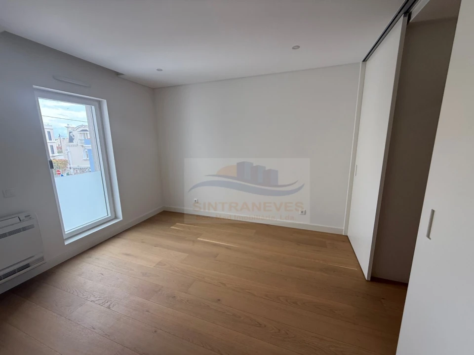 Apartamento T2 para Venda em Carcavelos e Parede Foto 8