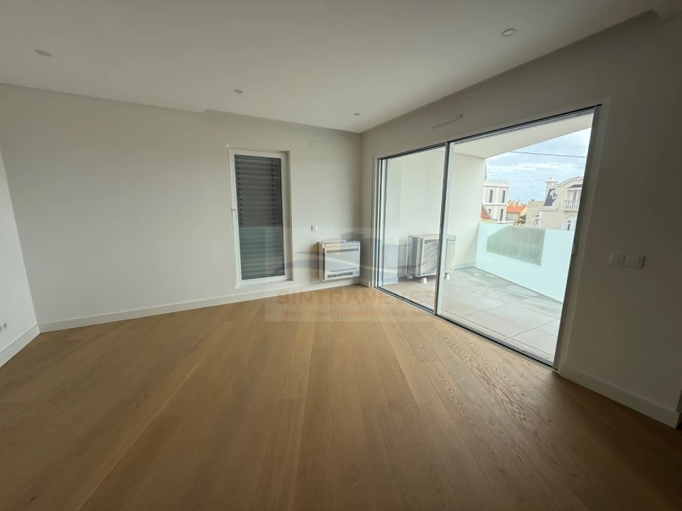 Apartamento T2 para Venda em Carcavelos e Parede Foto 9