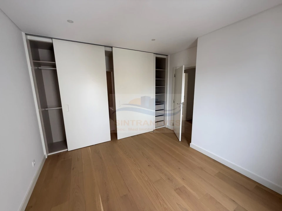 Apartamento T2 para Venda em Carcavelos e Parede Foto 11