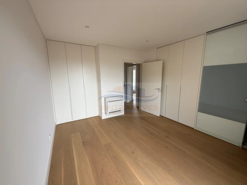 Apartamento T2 para Venda em Carcavelos e Parede Foto 19