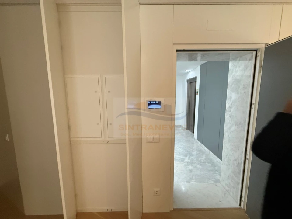 Apartamento T2 para Venda em Carcavelos e Parede Foto 25