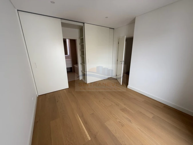 Apartamento T2 para Venda em Carcavelos e Parede Foto 7