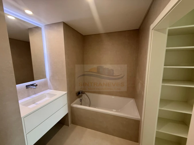 Apartamento T2 para Venda em Carcavelos e Parede Foto 13