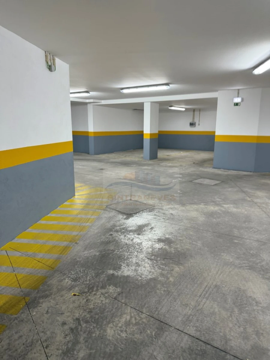 Apartamento T2 para Venda em Carcavelos e Parede Foto 27