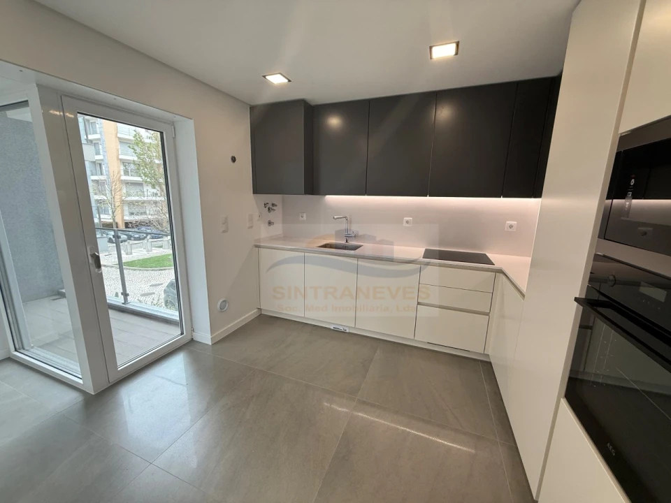 Apartamento T3 para Venda em Carcavelos e Parede Foto 19