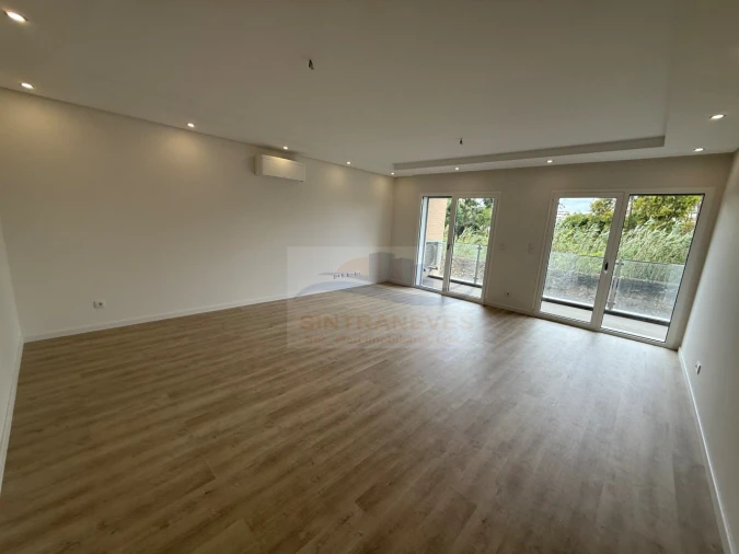 Apartamento T3 para Venda em Carcavelos e Parede Foto 3