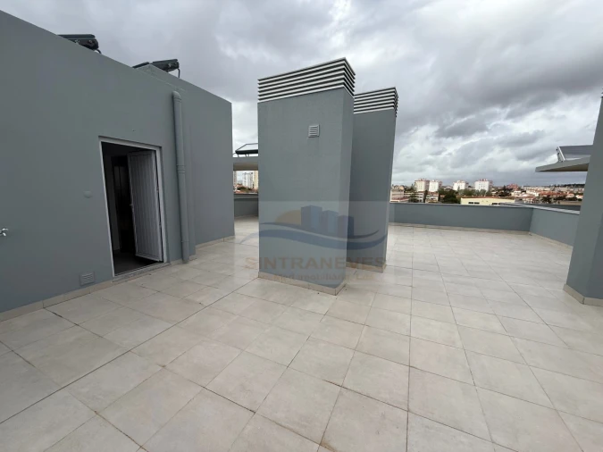 Apartamento T3 para Venda em Carcavelos e Parede Foto 4