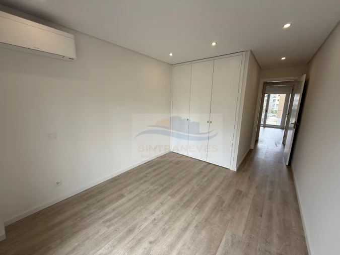 Apartamento T3 para Venda em Carcavelos e Parede Foto 5