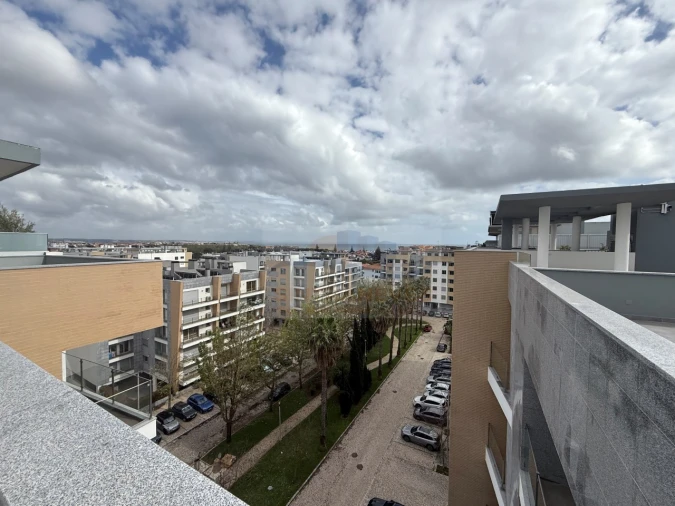 Apartamento T3 para Venda em Carcavelos e Parede Foto 7