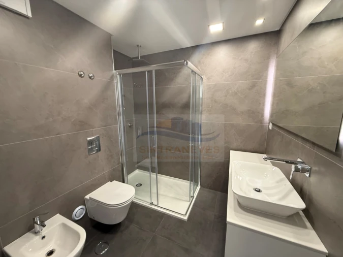 Apartamento T3 para Venda em Carcavelos e Parede Foto 13