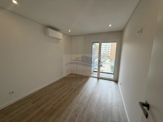 Apartamento T3 para Venda em Carcavelos e Parede Foto 14