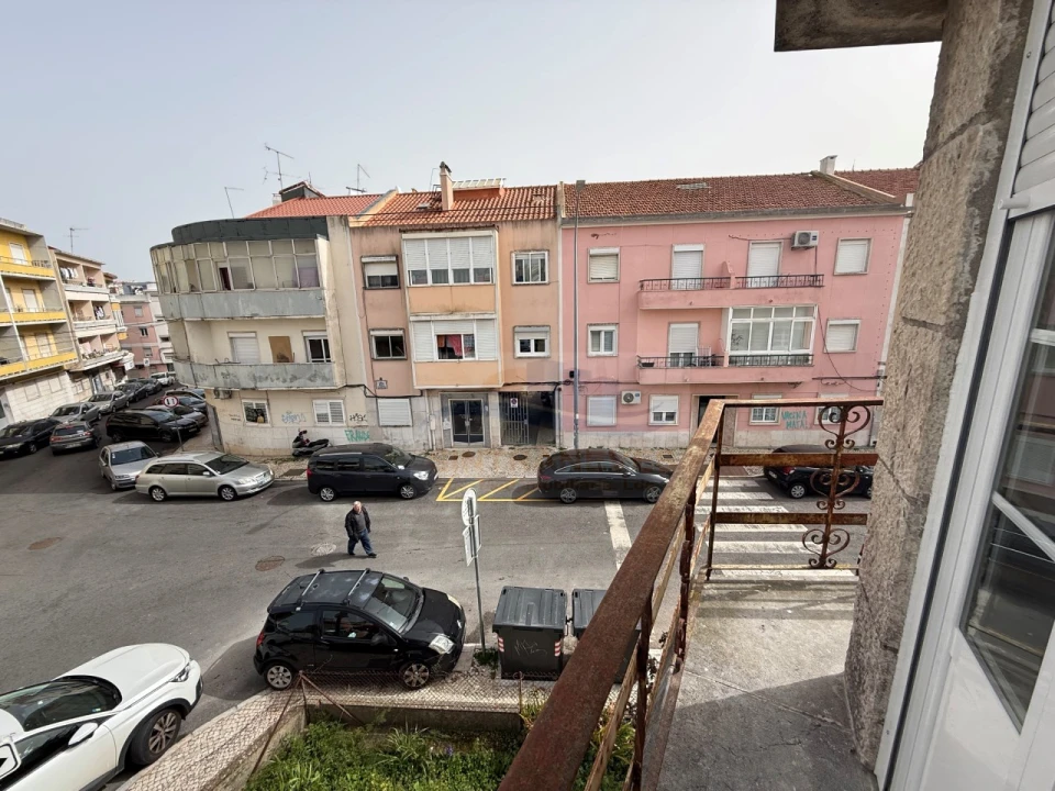 Apartamento T2 para Venda em Venteira Foto 19