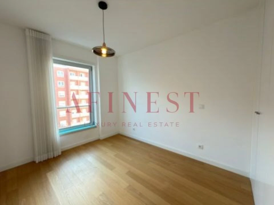 Apartamento T4 para Venda em Lumiar Foto 8