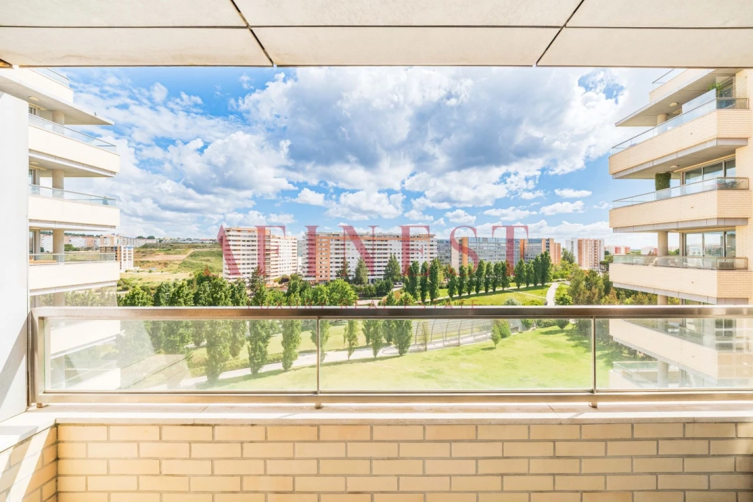 Apartamento T4 para Venda em Lumiar Foto 6