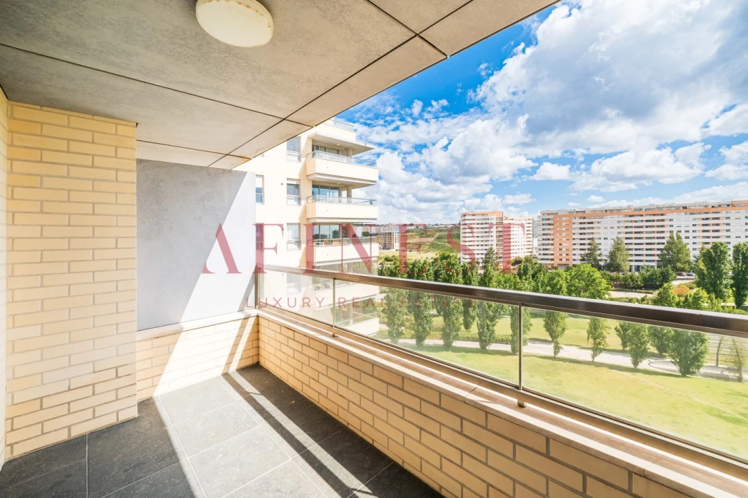 Apartamento T4 para Venda em Lumiar Foto 2