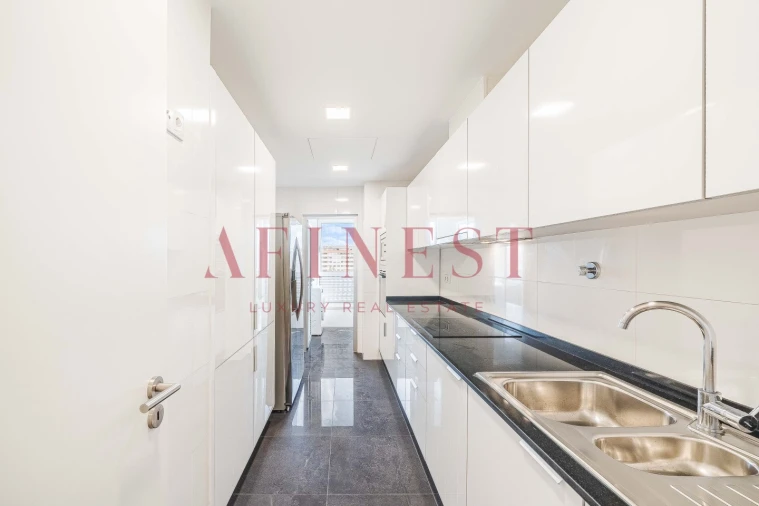 Apartamento T4 para Venda em Lumiar Foto 12