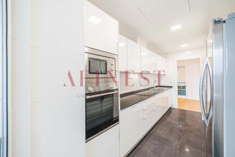 Apartamento T4 para Venda em Lumiar Foto 16