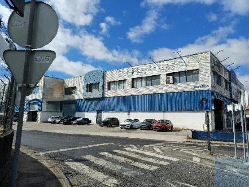 Armazém para Venda em Alverca do Ribatejo e Sobralinho Foto 2