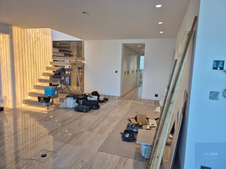 Apartamento T4 para Venda em Carcavelos e Parede Foto 22