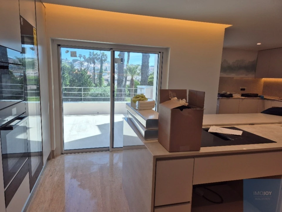Apartamento T4 para Venda em Carcavelos e Parede Foto 25