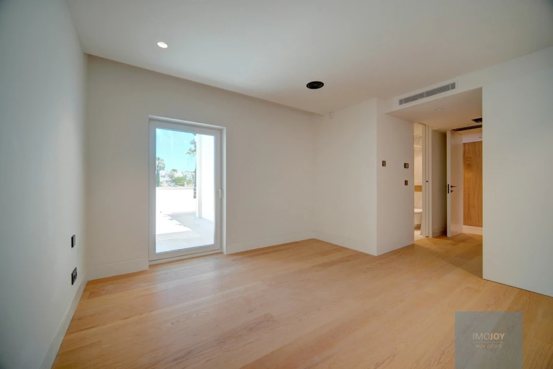 Apartamento T4 para Venda em Carcavelos e Parede Foto 16