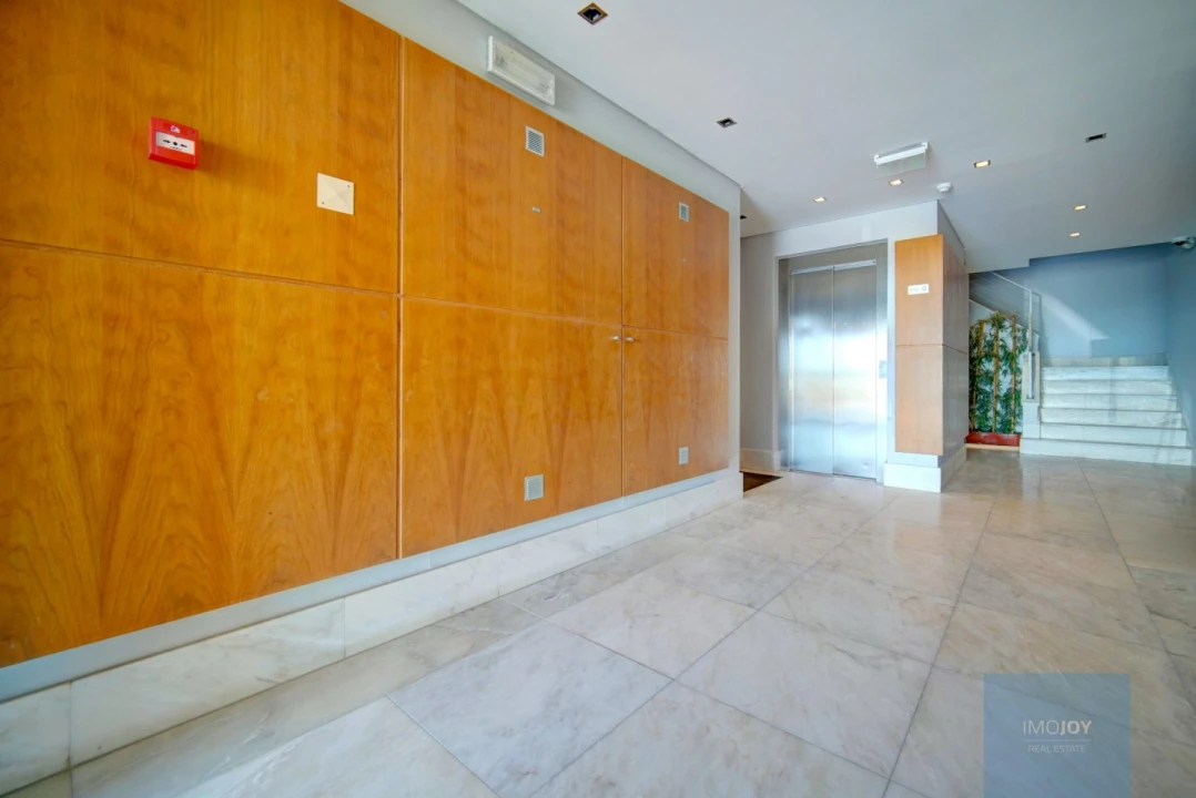 Apartamento T4 para Venda em Carcavelos e Parede Foto 56