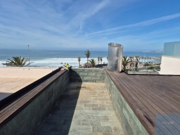 Apartamento T4 para Venda em Carcavelos e Parede