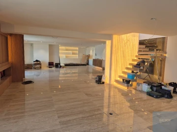 Apartamento T4 para Venda em Carcavelos e Parede