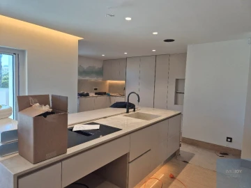 Apartamento T4 para Venda em Carcavelos e Parede