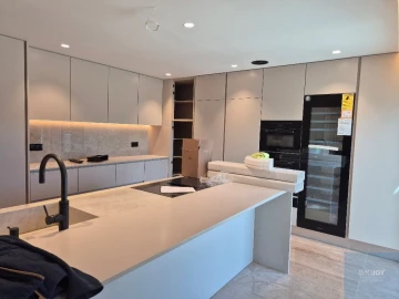 Apartamento T4 para Venda em Carcavelos e Parede