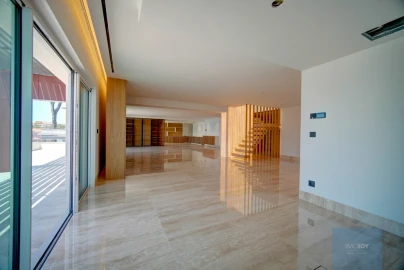 Apartamento T4 para Venda em Carcavelos e Parede