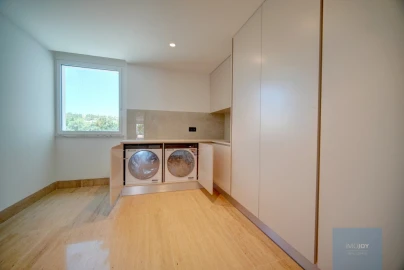 Apartamento T4 para Venda em Carcavelos e Parede