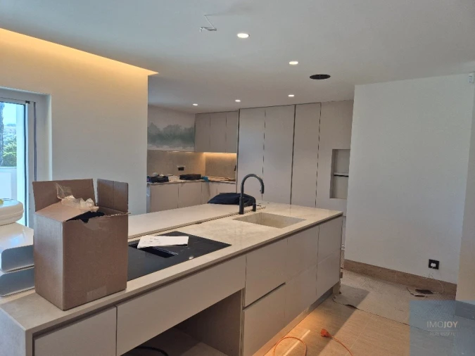 Apartamento T4 para Venda em Carcavelos e Parede Foto 27