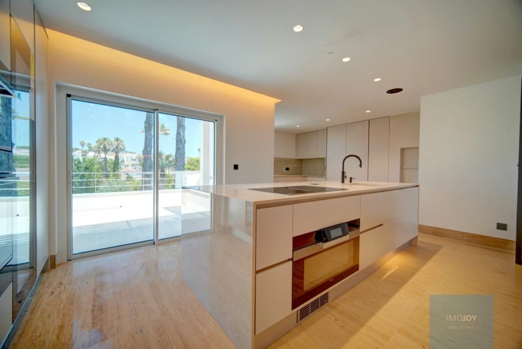 Apartamento T4 para Venda em Carcavelos e Parede Foto 9