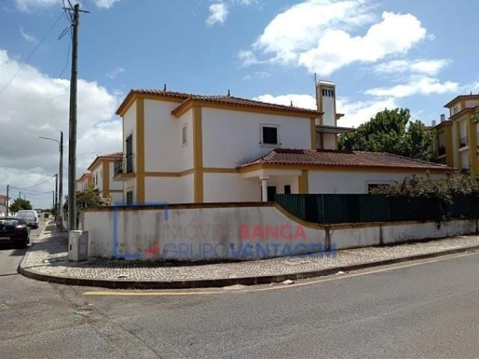 Moradia T3 para Venda em Benavente Foto 11