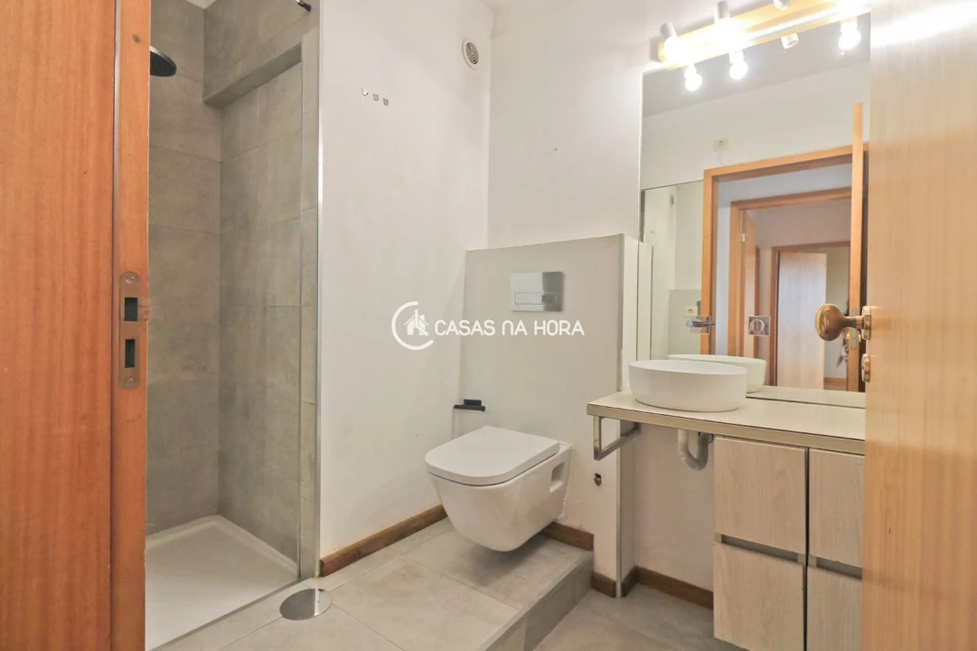 Apartamento T3 para Arrendamento em Ramalde Foto 13