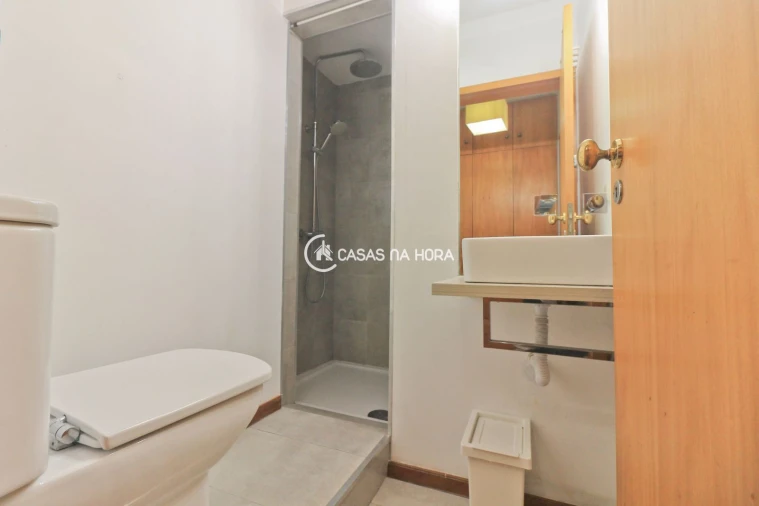 Apartamento T3 para Arrendamento em Ramalde Foto 5