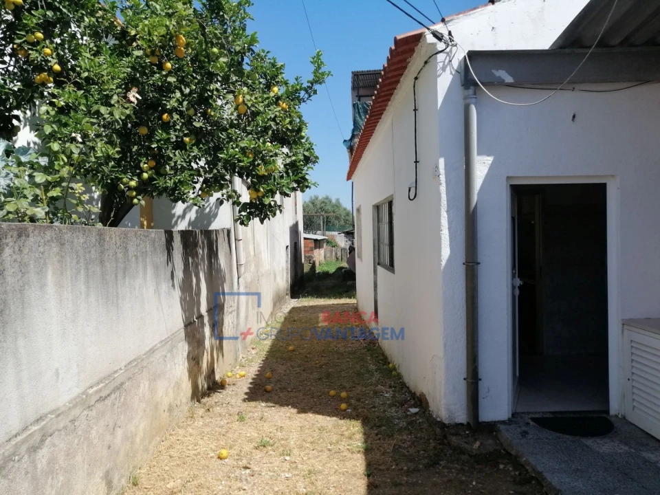Moradia T4 para Venda em Casais e Alviobeira Foto 1