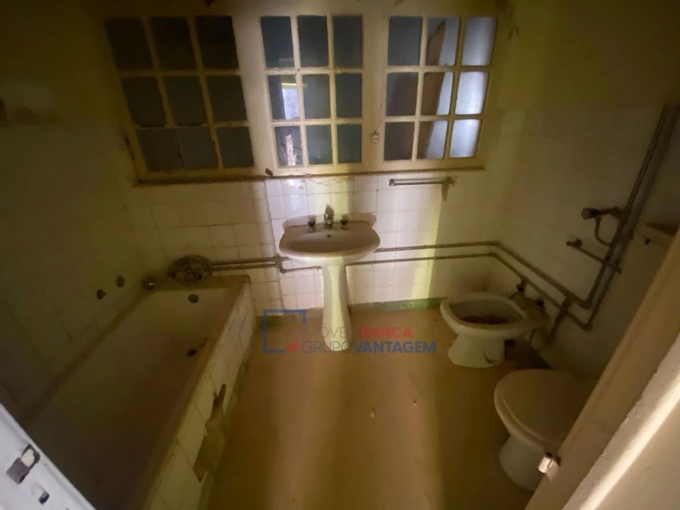 Moradia T4 para Venda em Casais e Alviobeira Foto 10